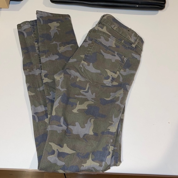 Camouflage Skinny Jean - Picture 3 of 3